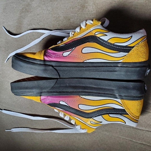 RARE limited edition Vans Old Skool 'Flames' - Picture 8 of 13